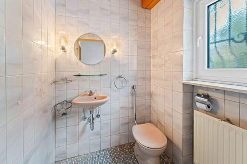 Gäste-WC - Reihenendhaus mit 136,00 m&sup2; in Fürth zum Kaufen