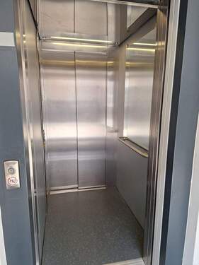 Aufzug - 2 Zimmer Etagenwohnung zum Kaufen in Greifswald