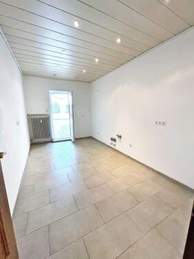  Küche mit Blick auf Dachterrasse - Etagenwohnung mit 107,20 m&sup2; in Pocking zur Miete