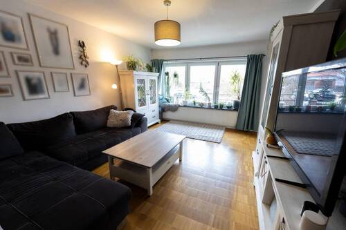 Wohnzimmer - Doppelhaushälfte mit 114,00 m&sup2; in Schwarzenfeld zum Kaufen