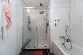 und Dusche - 