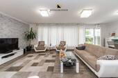 Wohnzimmer m. Terrassenzugang - 