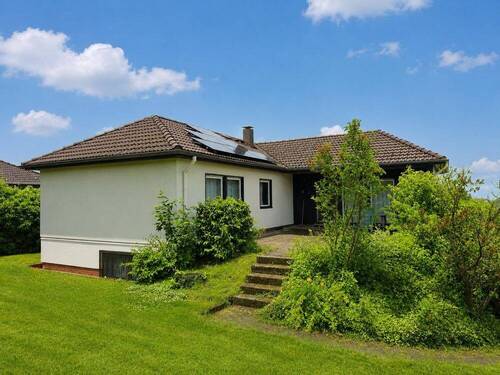 Bild 1 - Einfamilienhaus mit großem Sonnengarten in Wippershain !