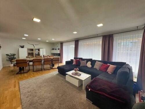 Wohn-/ Esszimmer - 4 Zimmer Etagenwohnung zum Kaufen in Balingen