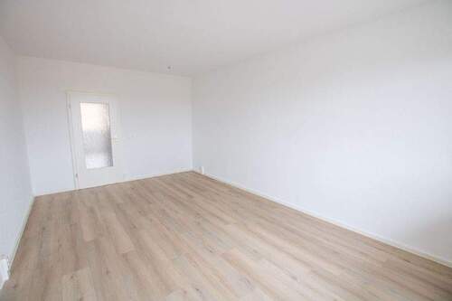 Wohnzimmer - Etagenwohnung mit 68,60 m&sup2; in Halle (Saale) zur Miete