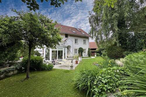 Hausansicht Gartenseite - 3 Zimmer Etagenwohnung zum Kaufen in Vilgertshofen