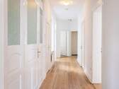 Flur - 4 Zimmer Etagenwohnung zur Miete in Kiel