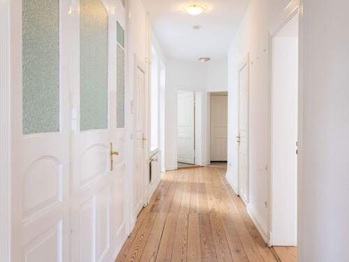 Flur - 4 Zimmer Etagenwohnung zur Miete in Kiel