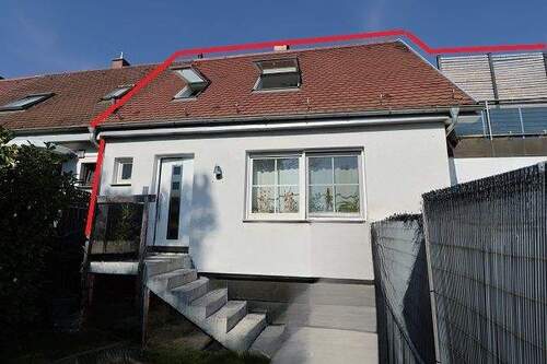 Gebäudeansicht - Reihenendhaus mit ca. 147 m² Wohn- und Nutzfläche, Dachterrasse, Garage und Gartenanteil!