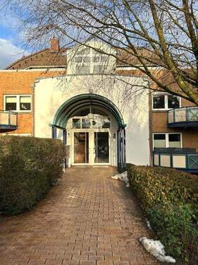 Eingang Wohnanlge - 4 Zimmer Etagenwohnung in Lüneburg