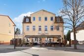 Hauptgebäude Frontansicht - Wohn- und Geschäftshaus in zentraler Lage von Hohen Neuendorf