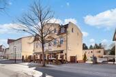 Hauptgebäude Giebel/ Süd - 2 Zimmer Mehrfamilienhaus, Wohnhaus in Hohen Neuendorf