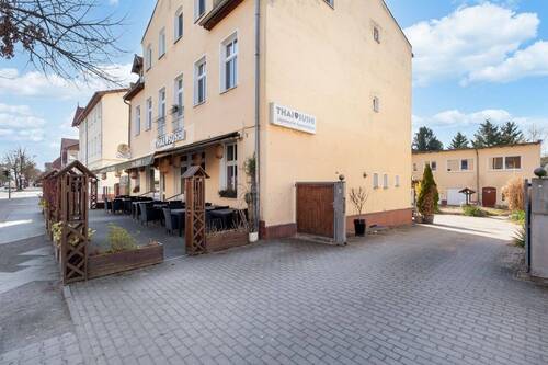 Hauptgebäude Giebel/ Süd - Mehrfamilienhaus, Wohnhaus mit 554,00 m&sup2; in Hohen Neuendorf zum Kaufen