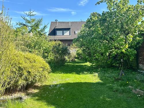 Garten - Einfamilienhaus mit 130,00 m&sup2; in Dormagen zum Kaufen