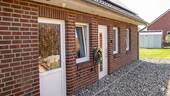 Seitenansicht mit 2 Eingängen - 4 Zimmer Einfamilienhaus in Ebstorf