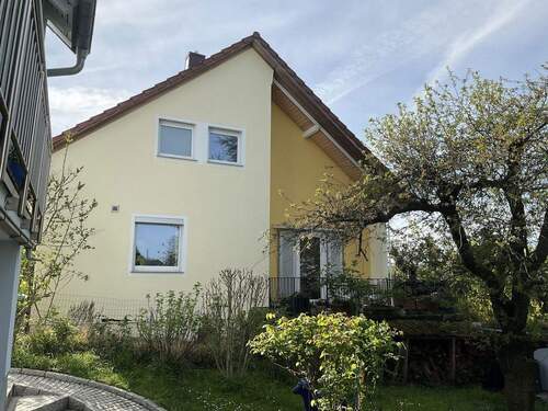 Westseite mit Terrasse - Einfamilienhaus mit 170,00 m&sup2; in Esslingen zum Kaufen