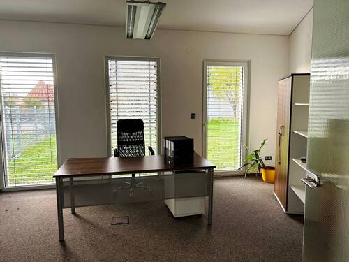 Helle Büroräume - Gewerbeobjekt (Büro, Produktion, Verkauf) in Haßfurt zum Kaufen