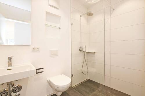 Duschbad - Etagenwohnung mit 98,10 m&sup2; in Germering zur Miete
