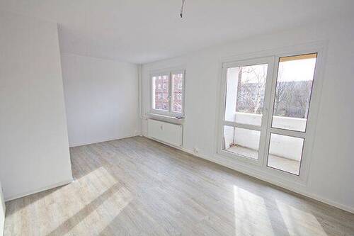 Wohnzimmer - 3 Zimmer Etagenwohnung in Halle (Saale)