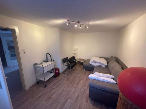 EG_Zimmer - 9 Zimmer Mehrfamilienhaus, Wohnhaus in Wöllstadt