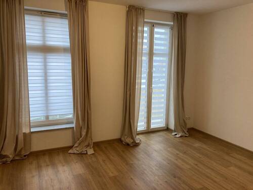 Wohnzimmer mit Küchenecke - Etagenwohnung mit 43,60 m&sup2; in Zwickau zum Kaufen