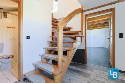 Eingangsbereich mit Zugang ins DG - 3 Zimmer Etagenwohnung in Ascheberg