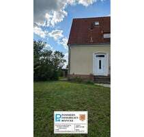 Reihenendhaus am Stadtrand mit Garten, Garagen+Carport - Anklam