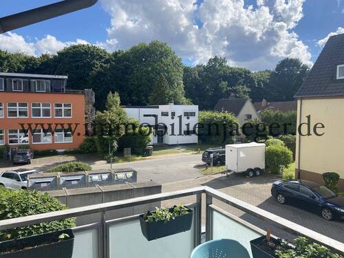 Balkonsicht links - 2 Zimmer Etagenwohnung in Norderstedt