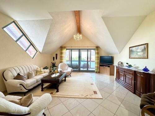 Teil des großen Wohnbereichs - 