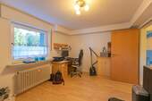 Büro als Durchgangszimmer zum Schlafzimmer - 