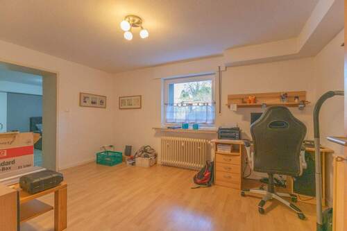 Büro als Durchgangszimmer zum Schlafzimmer - 