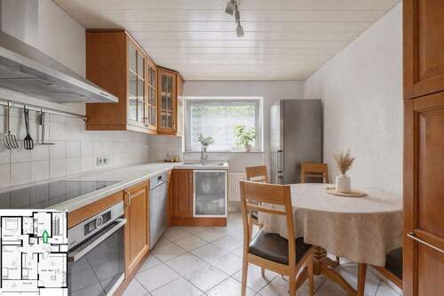 Helle Küche mit EBK - 