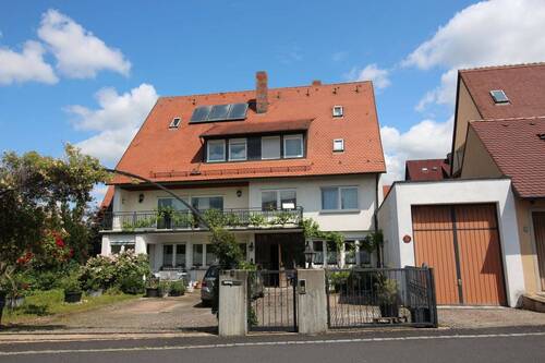 Straßenansicht - 1 Zimmer Mehrfamilienhaus, Wohnhaus in Rödelsee