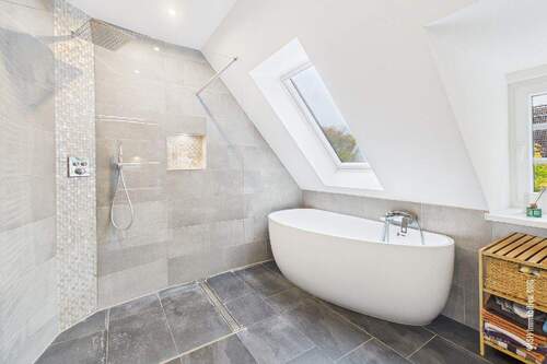 Vollbad - Etagenwohnung mit 130,00 m² in Stade zum Kaufen