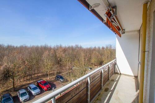 Balkon - Etagenwohnung mit 68,60 m&sup2; in Halle (Saale) zur Miete