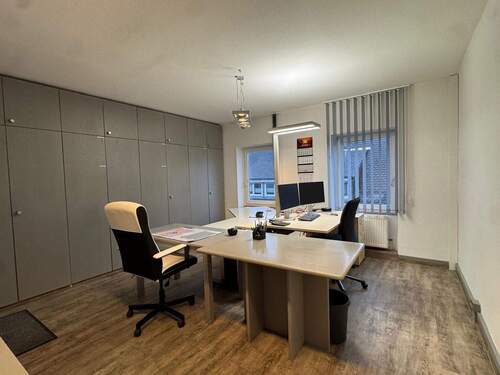 Büro - Büro mit 265,00 m&sup2; in Bindlach zur Miete