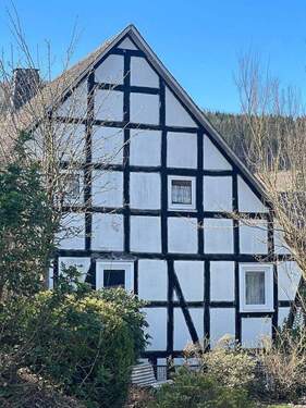 Fachwerkgiebel - Mehrfamilienhaus, Wohnhaus mit 300,00 m&sup2; in Lennestadt zum Kaufen