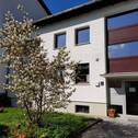 Hausansicht2 - Moderne, gepflegte 3- Zimmerwohnung sofort beziehbar !