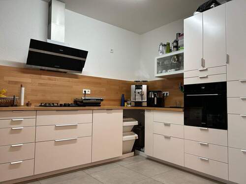 Vorhandene Einbauküche - 3 Zimmer Etagenwohnung zur Miete in Arnsberg