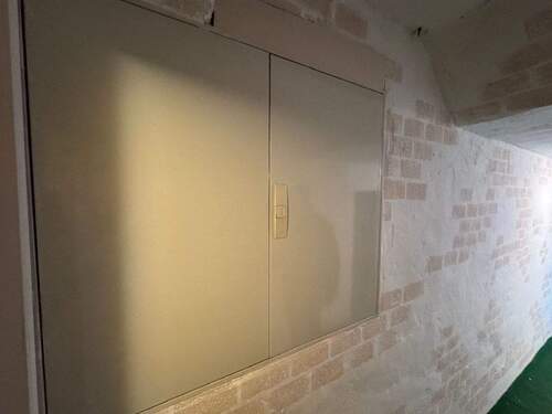 Zähler- und Sicherungsschrank - 