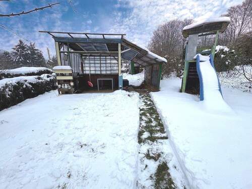 Garten mit Spielfläche - 