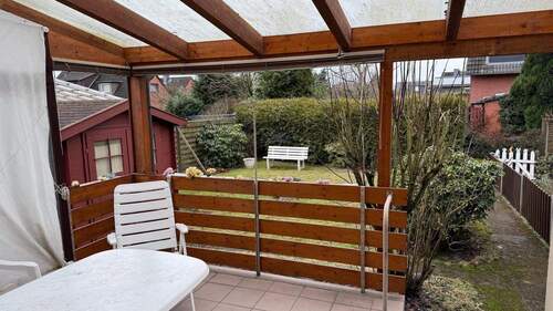 Überdachte Terrasse - Reihenendhaus mit 92,00 m&sup2; in Adendorf zum Kaufen