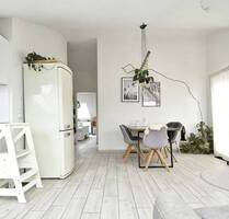 Moderne und helle 3,5-Zimmer-Wohnung | Balkon & Garage | EBK | 3 Min U-Bahn | Nähe Uni Hohenheim - Stuttgart-Plieningen