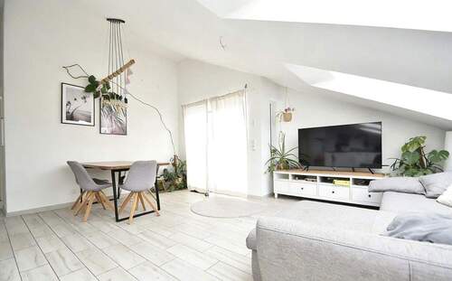 Wohnbereich - 4 Zimmer Etagenwohnung zur Miete in Stuttgart-Plieningen