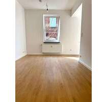 +++RUHIGE NEU RENOVIERTE IM HINTERHAUS GELEGENE 2-ZIMMER-WOHNUNG IN ZENTRALER LAGE +++ - Fürth Südstadt