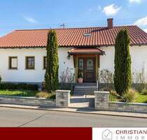 HAUS MIT SEPARATEM GRUNDSTÜCKHALLE: Obernheim