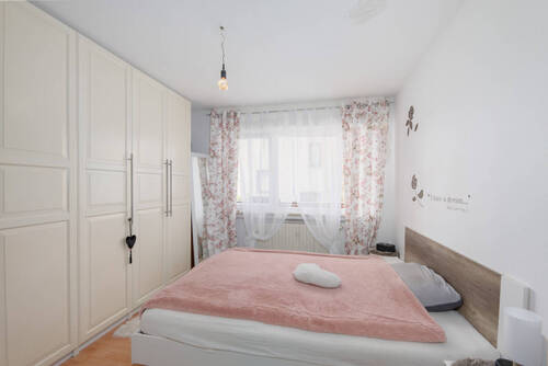 Schlafzimmer EG 21 - 