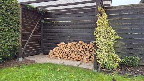 Brennholz - 5 Zimmer Einfamilienhaus in Nersingen