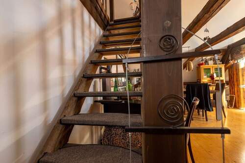 Treppe zur Galerie-Ebene - 