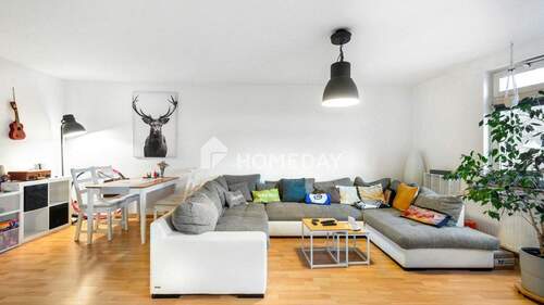 Wohnzimmer 2 - 3 Zimmer Etagenwohnung zum Kaufen in Potsdam